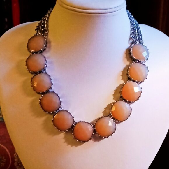 Elegant Rose Faceted Geometric Stones Bib Statement Necklace Silver Accents - Picture 4 of 14